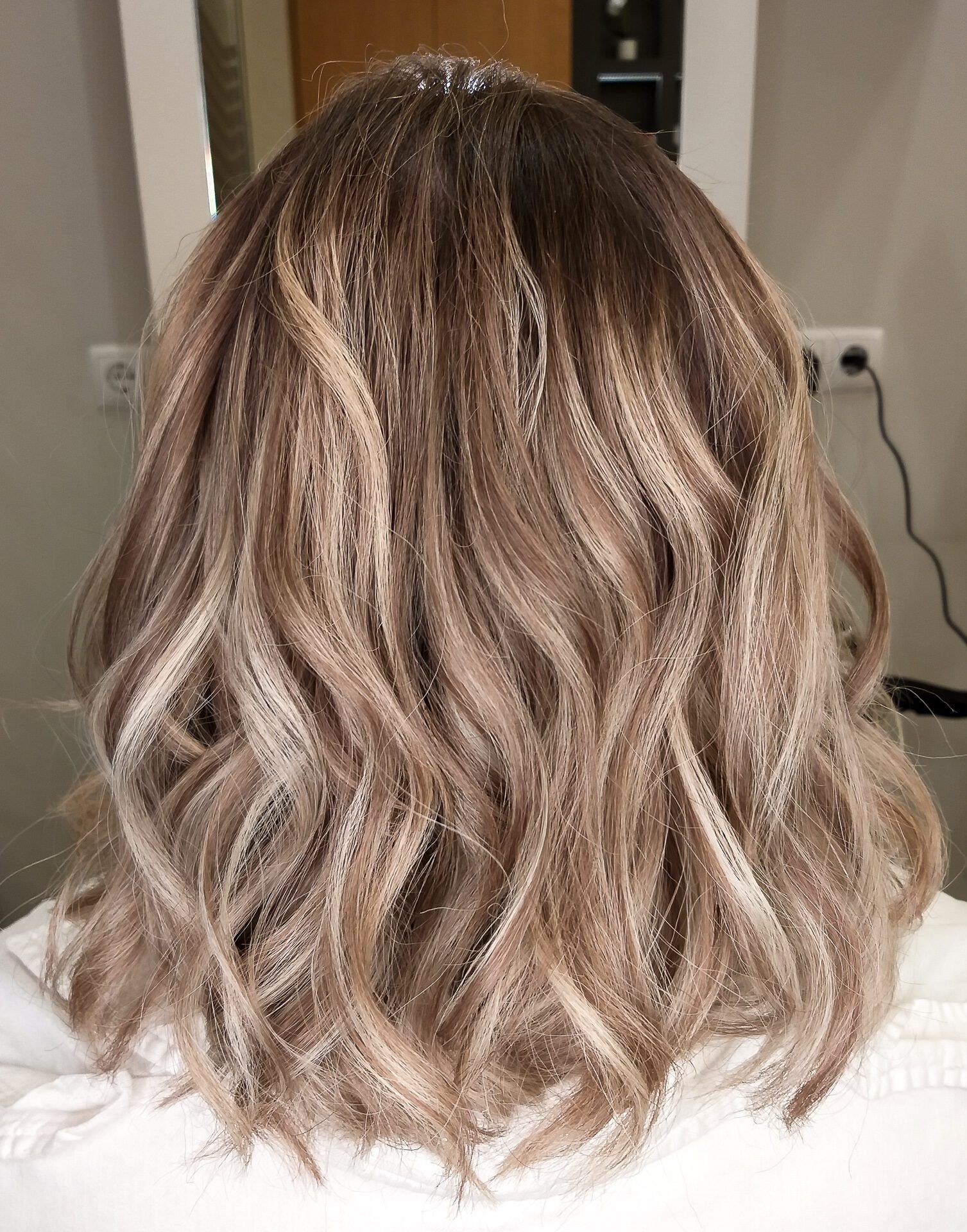 blond prameni