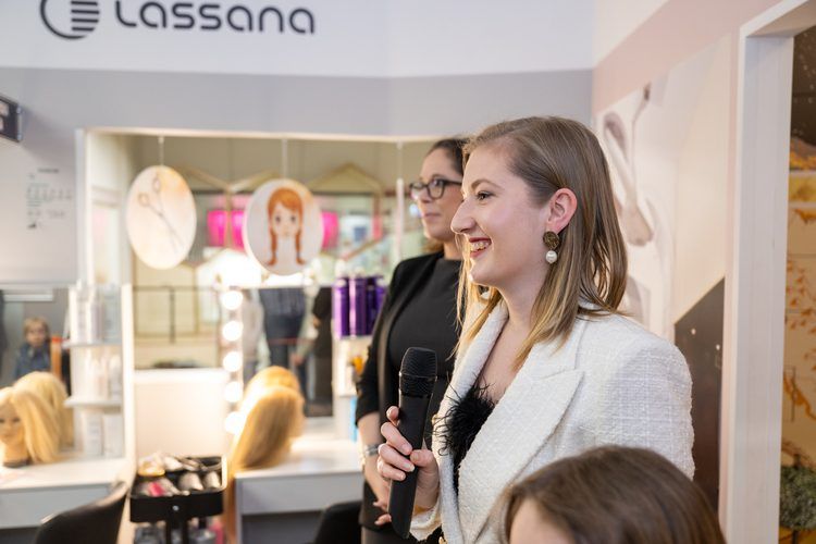 Otvoritev frizerskega salona