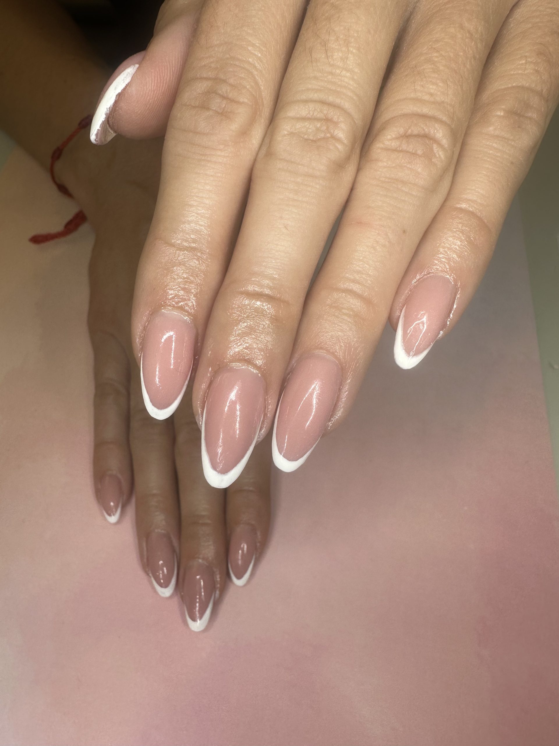 podaljšani nohti french