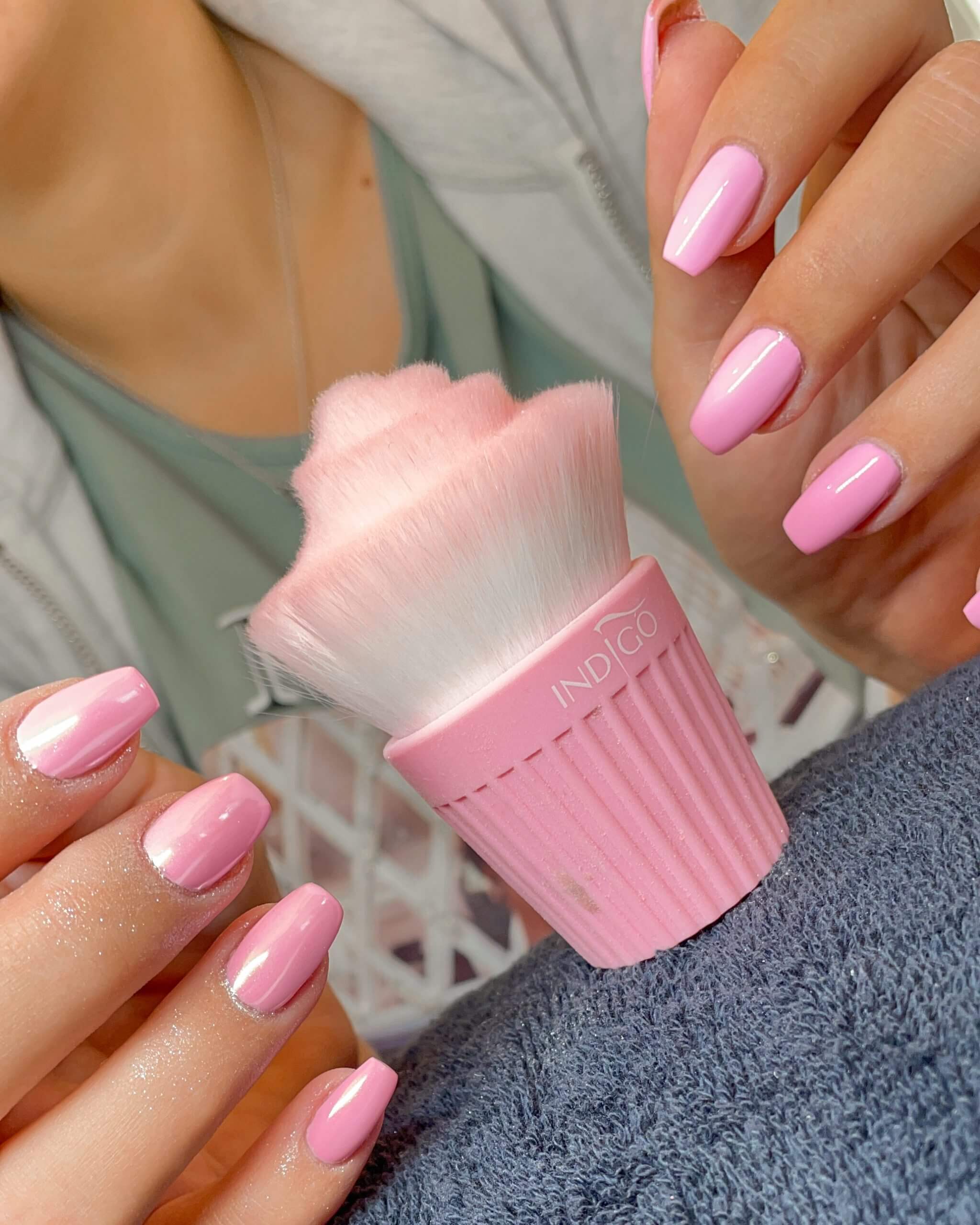 podaljšani nohti pink