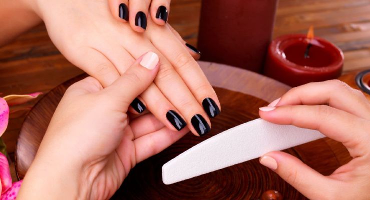 Permanentno lakiranje nohtov